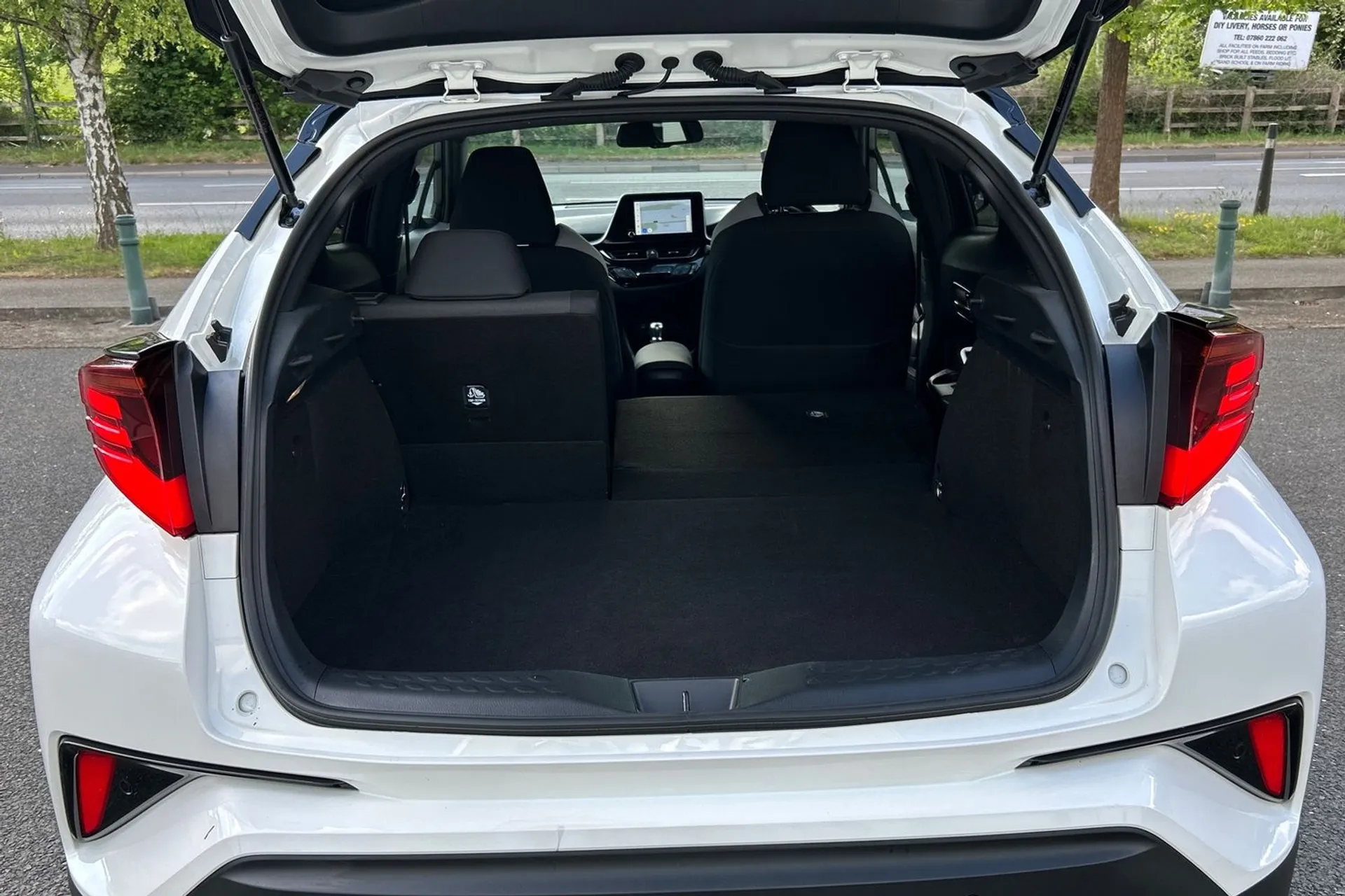 TOYOTA C-HR thumbnail image number 37