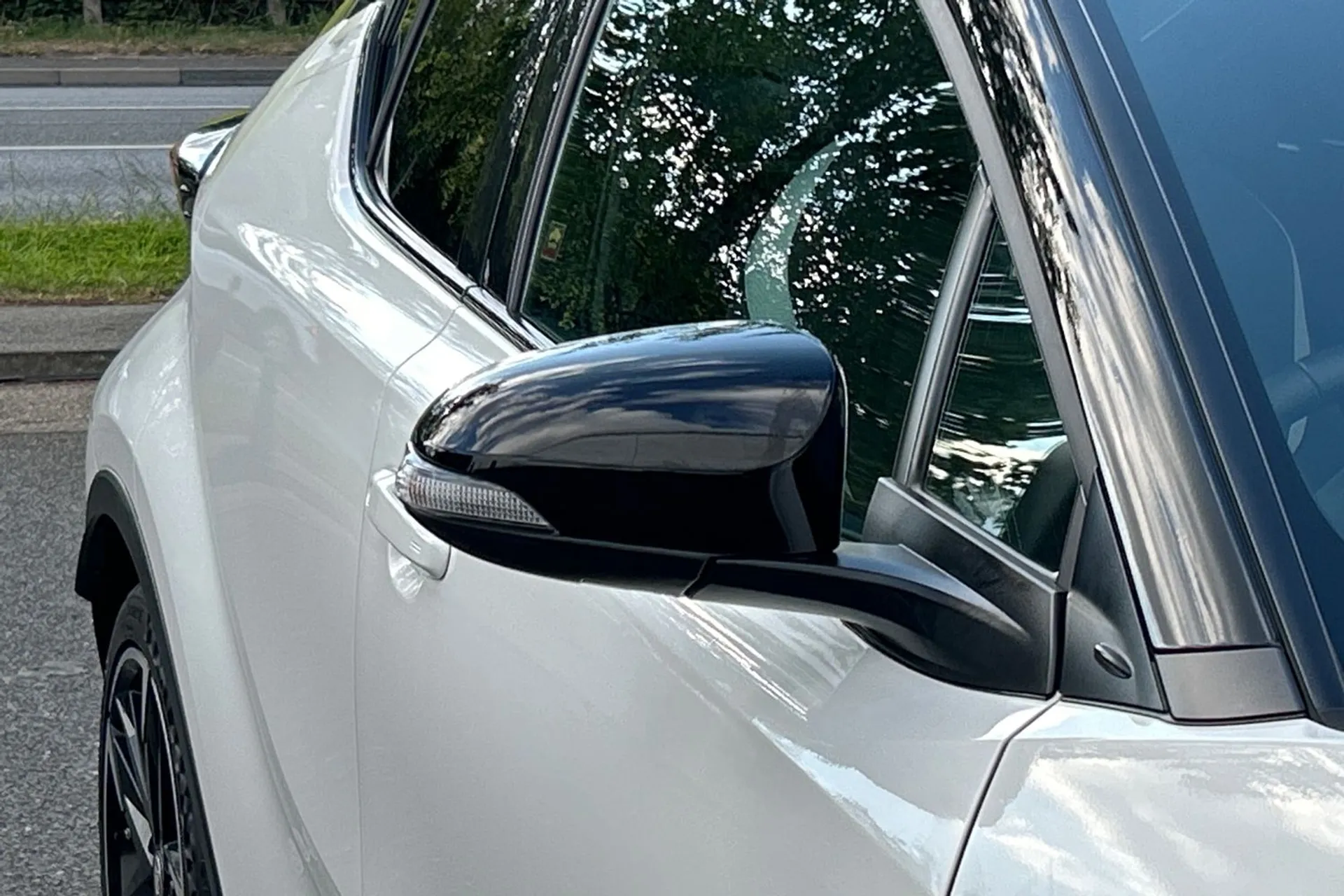 TOYOTA C-HR thumbnail image number 54