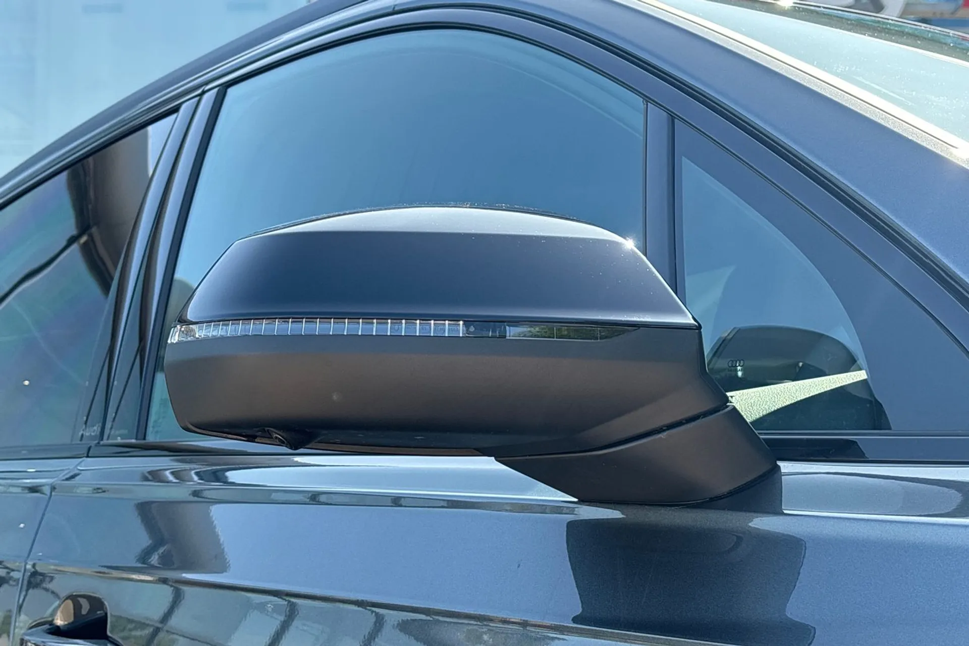 Audi Q7 thumbnail image number 42