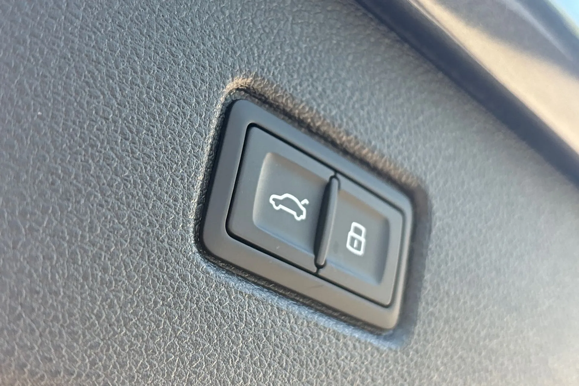 Audi Q7 thumbnail image number 31