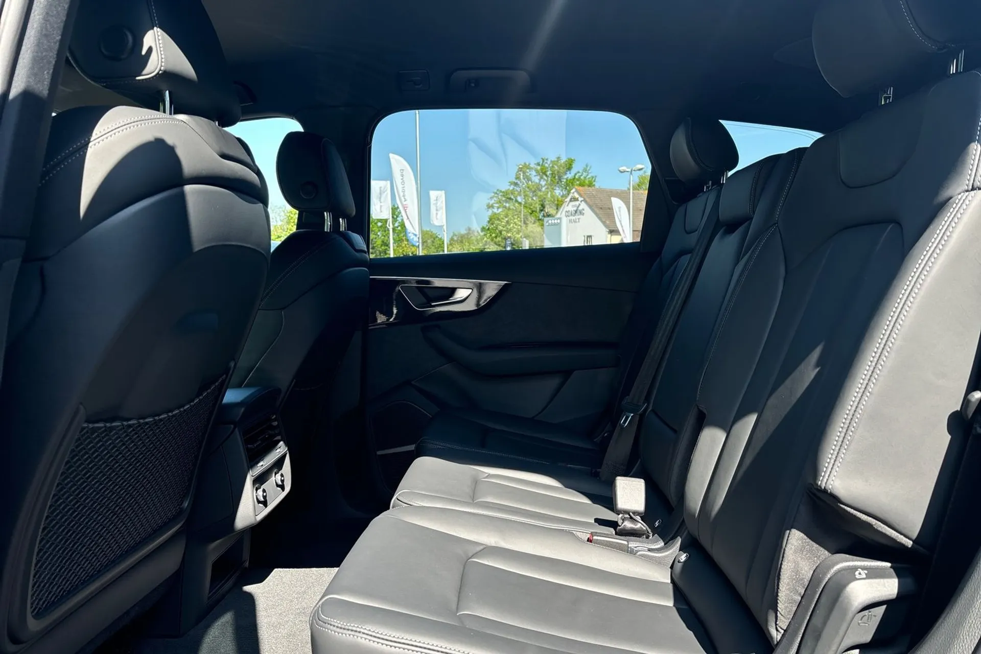 Audi Q7 thumbnail image number 22