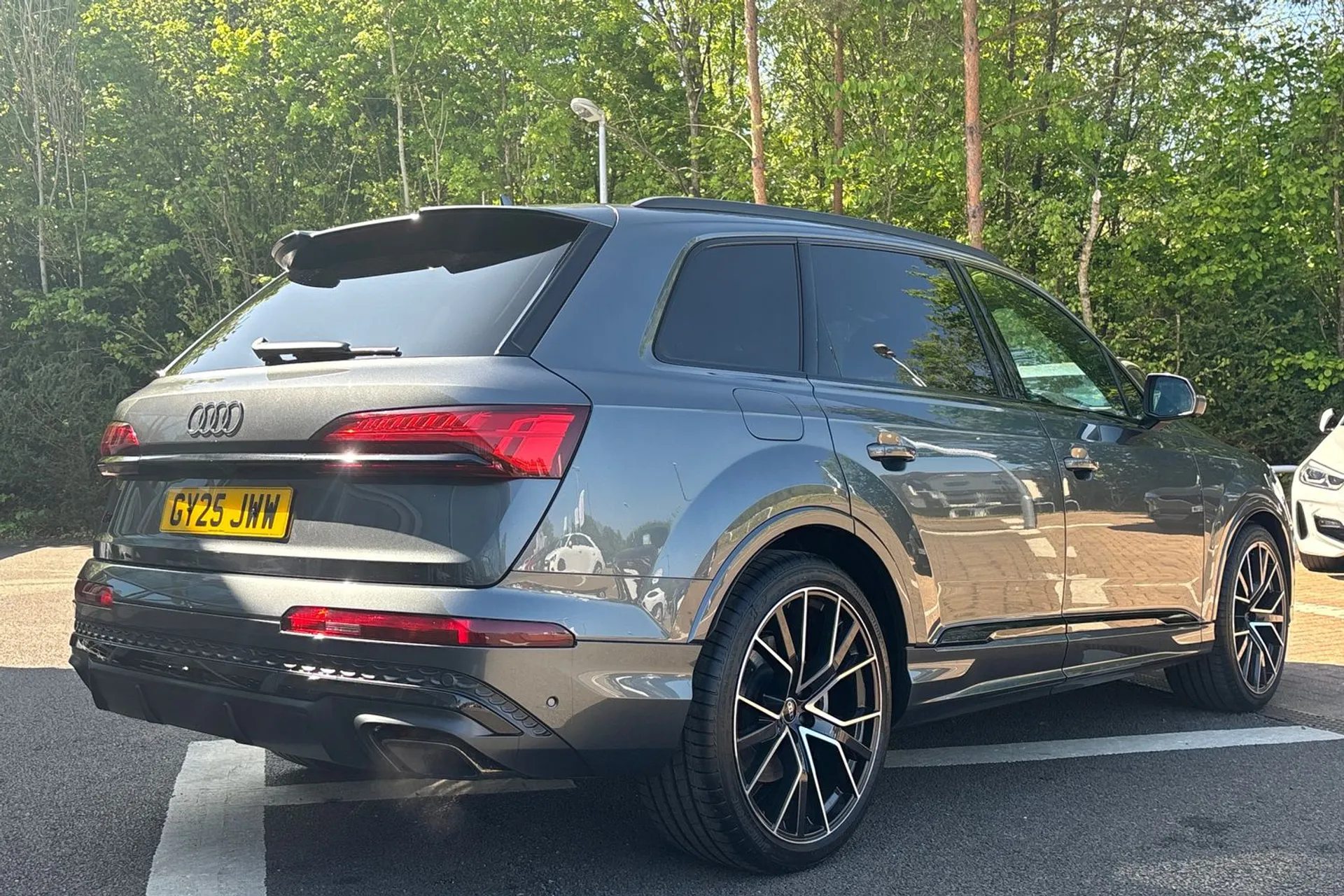 Audi Q7 thumbnail image number 7