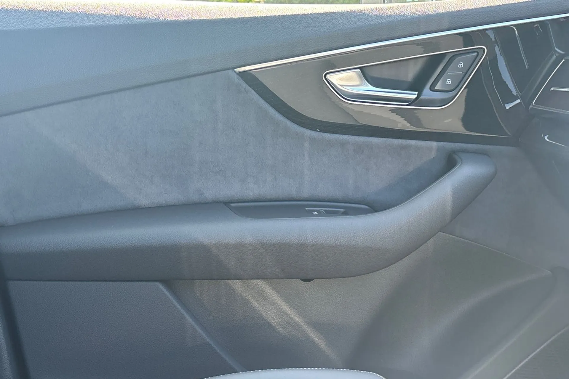 Audi Q7 thumbnail image number 46