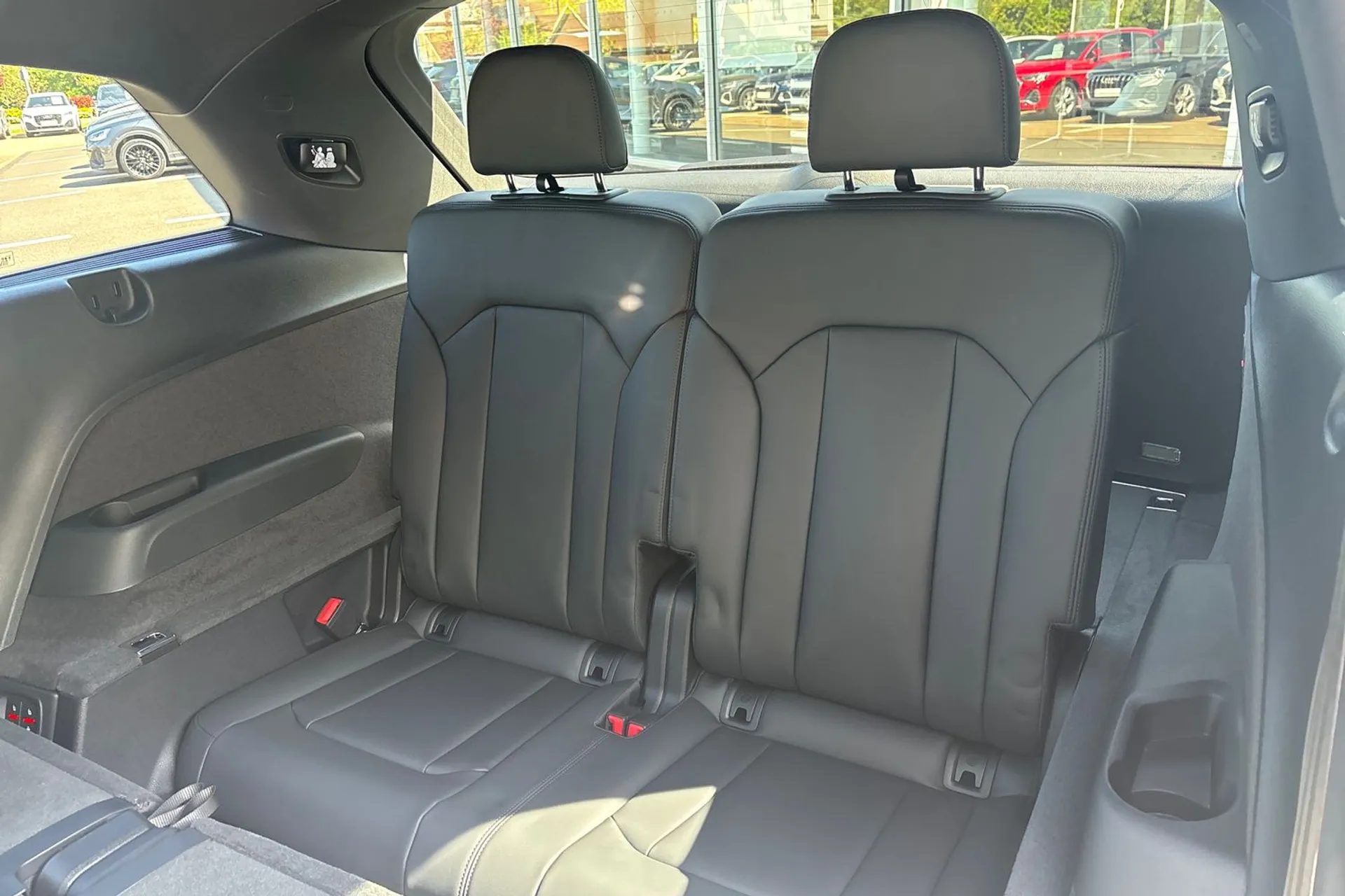 Audi Q7 thumbnail image number 23