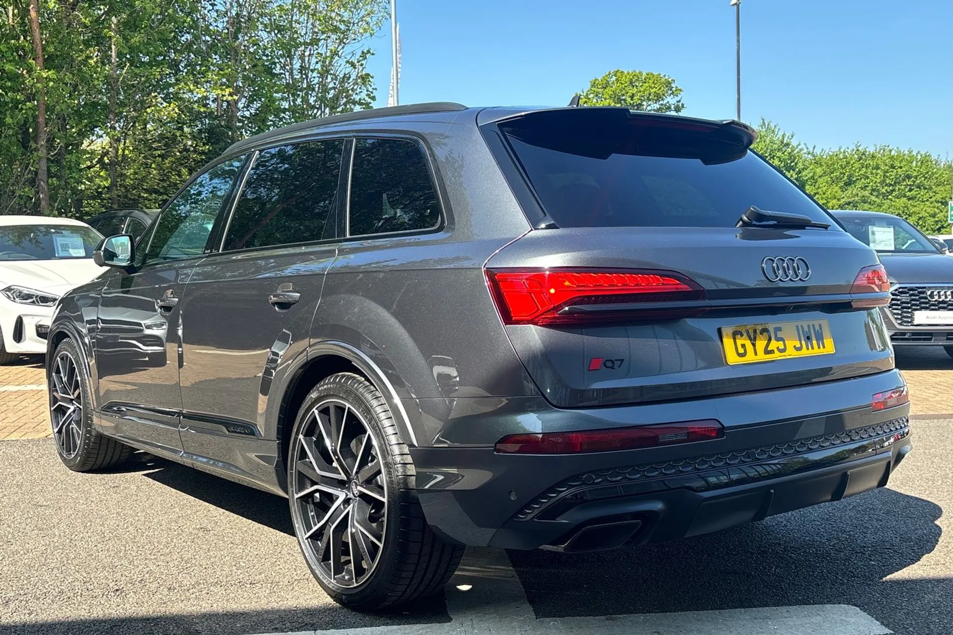 Audi Q7 thumbnail image number 9