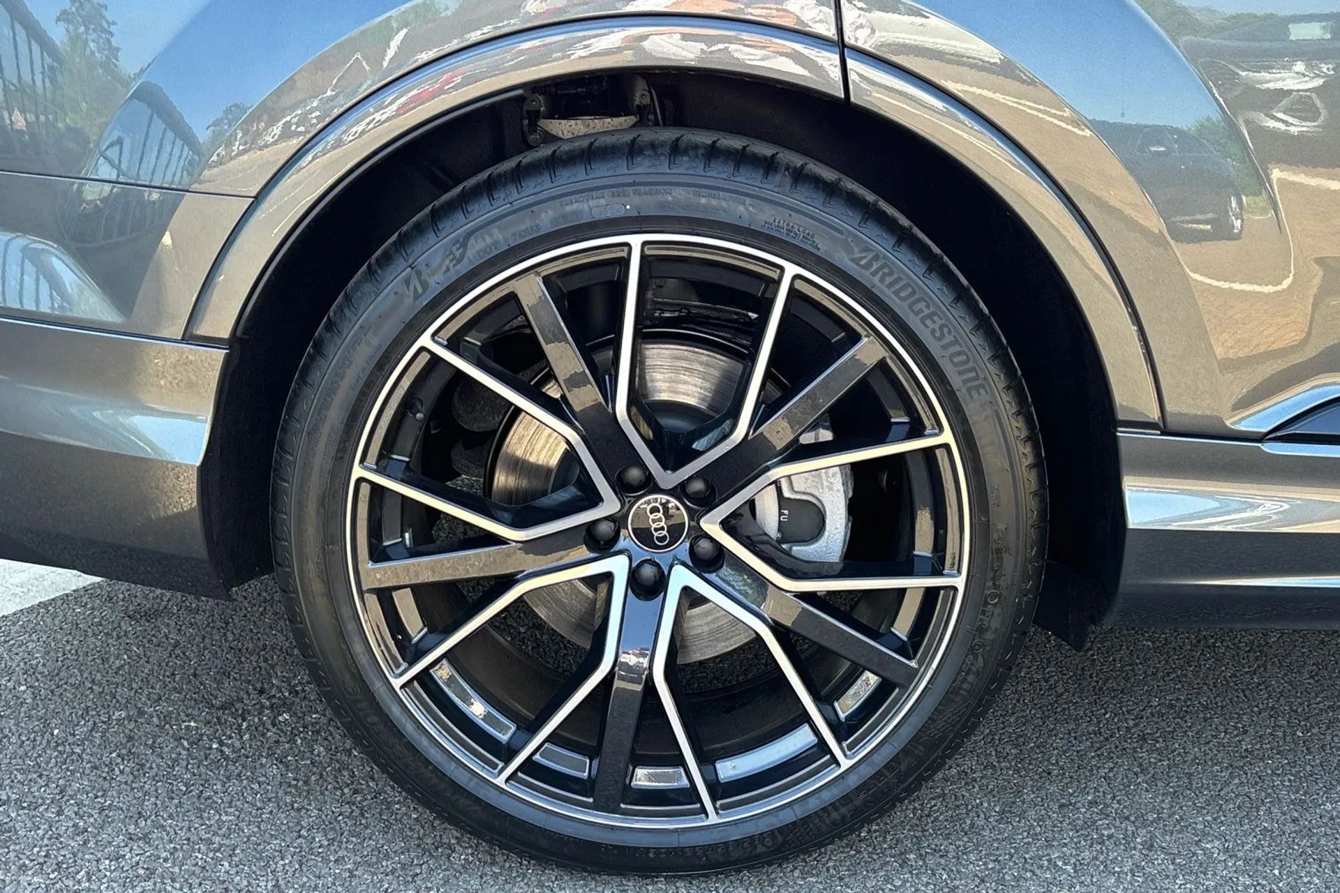 Audi Q7 thumbnail image number 25