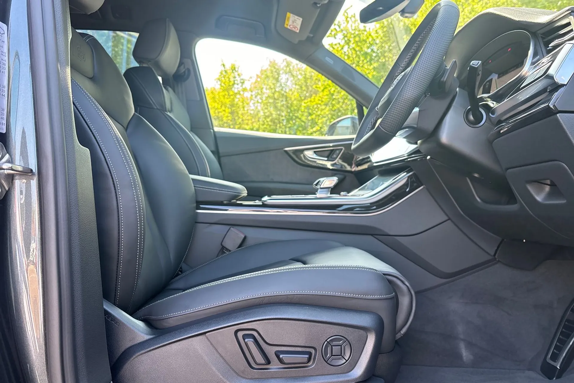 Audi Q7 thumbnail image number 13