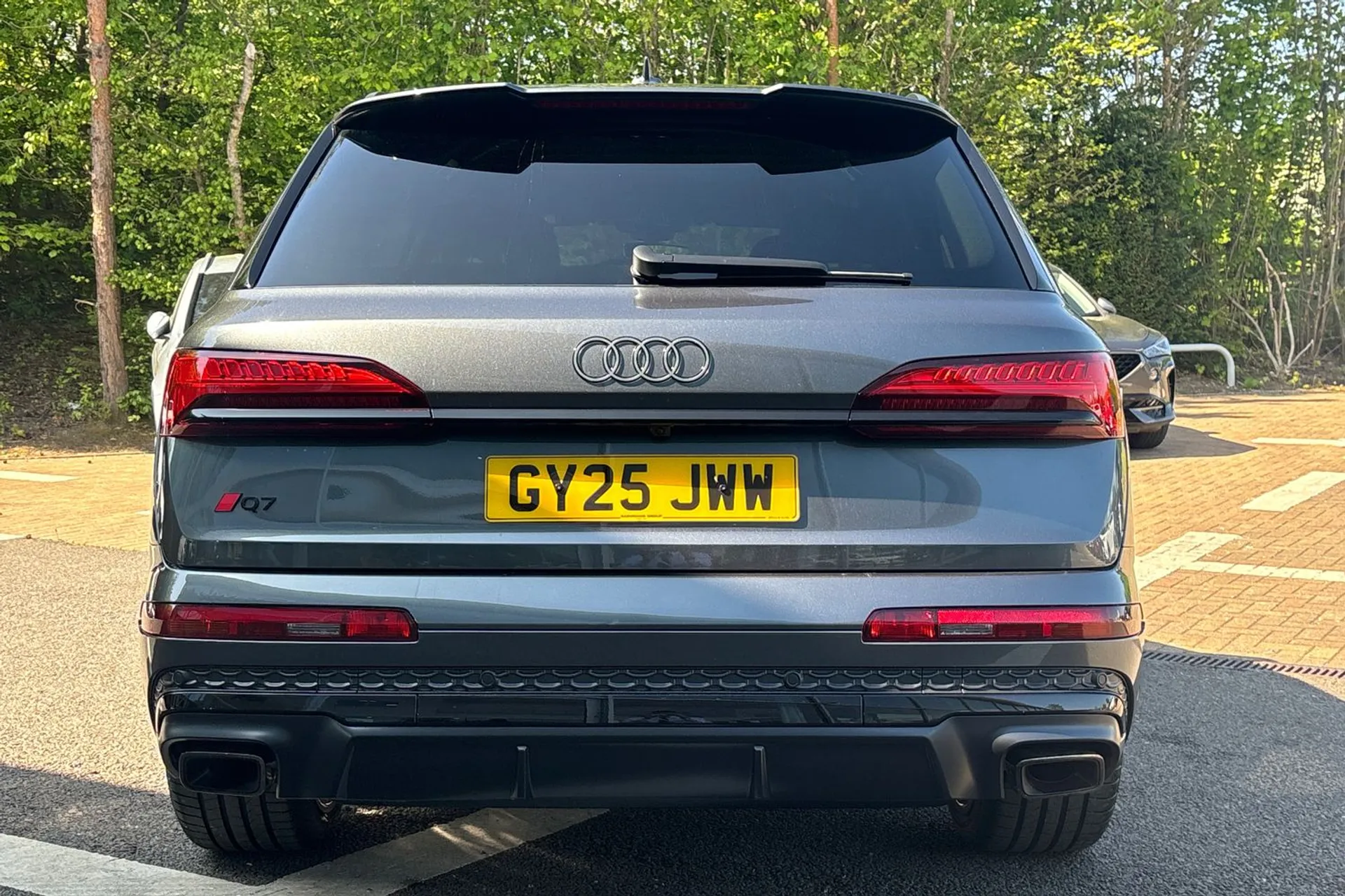 Audi Q7 thumbnail image number 8