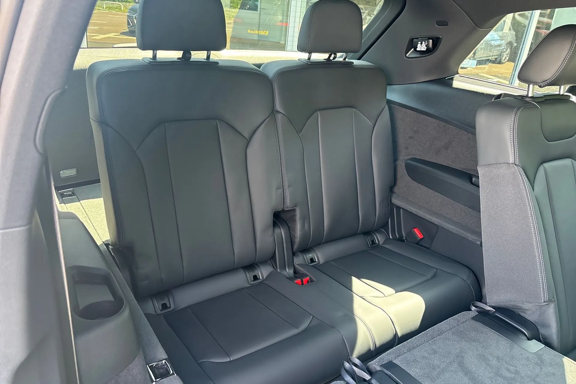 Audi Q7 thumbnail image number 10