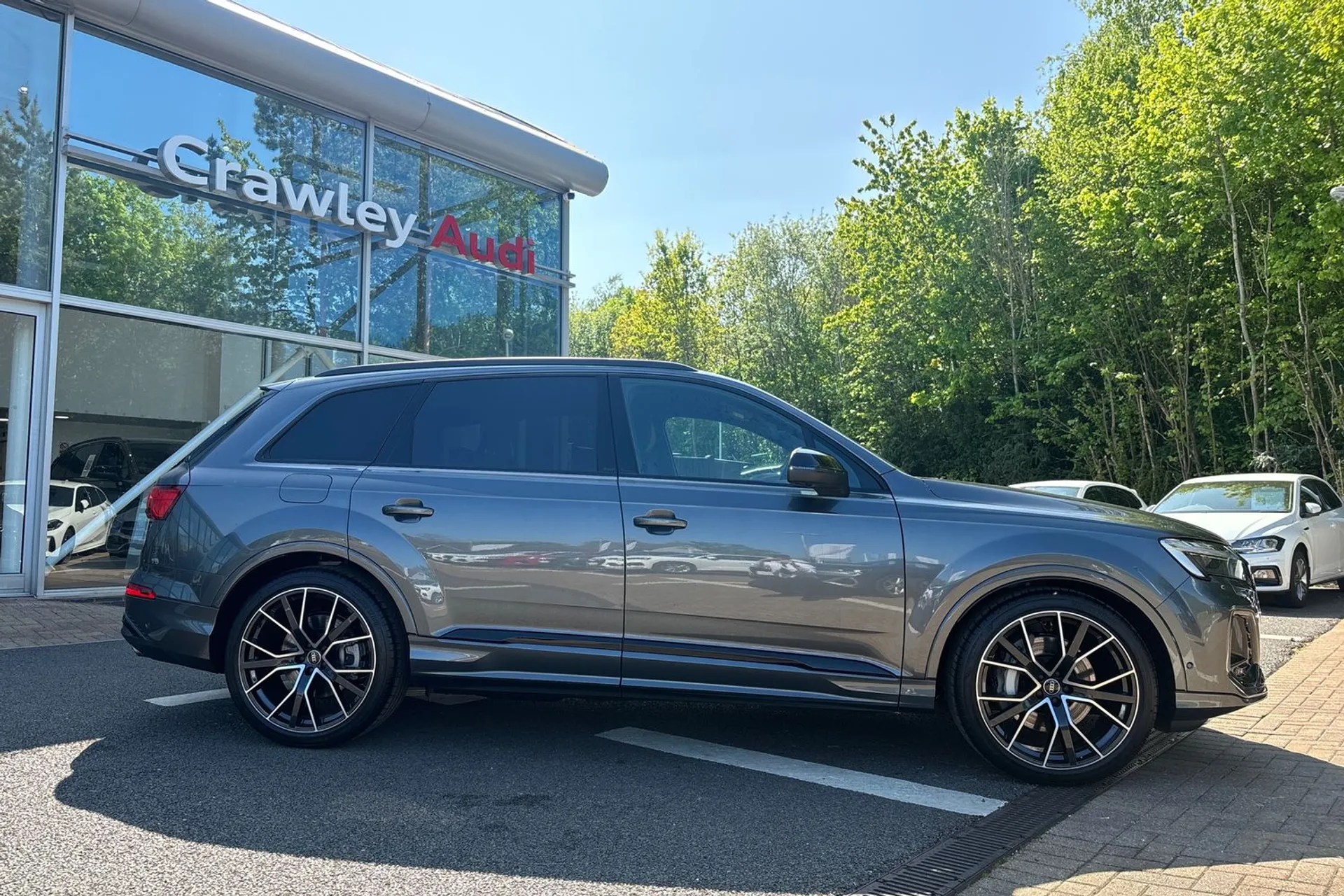 Audi Q7 thumbnail image number 2