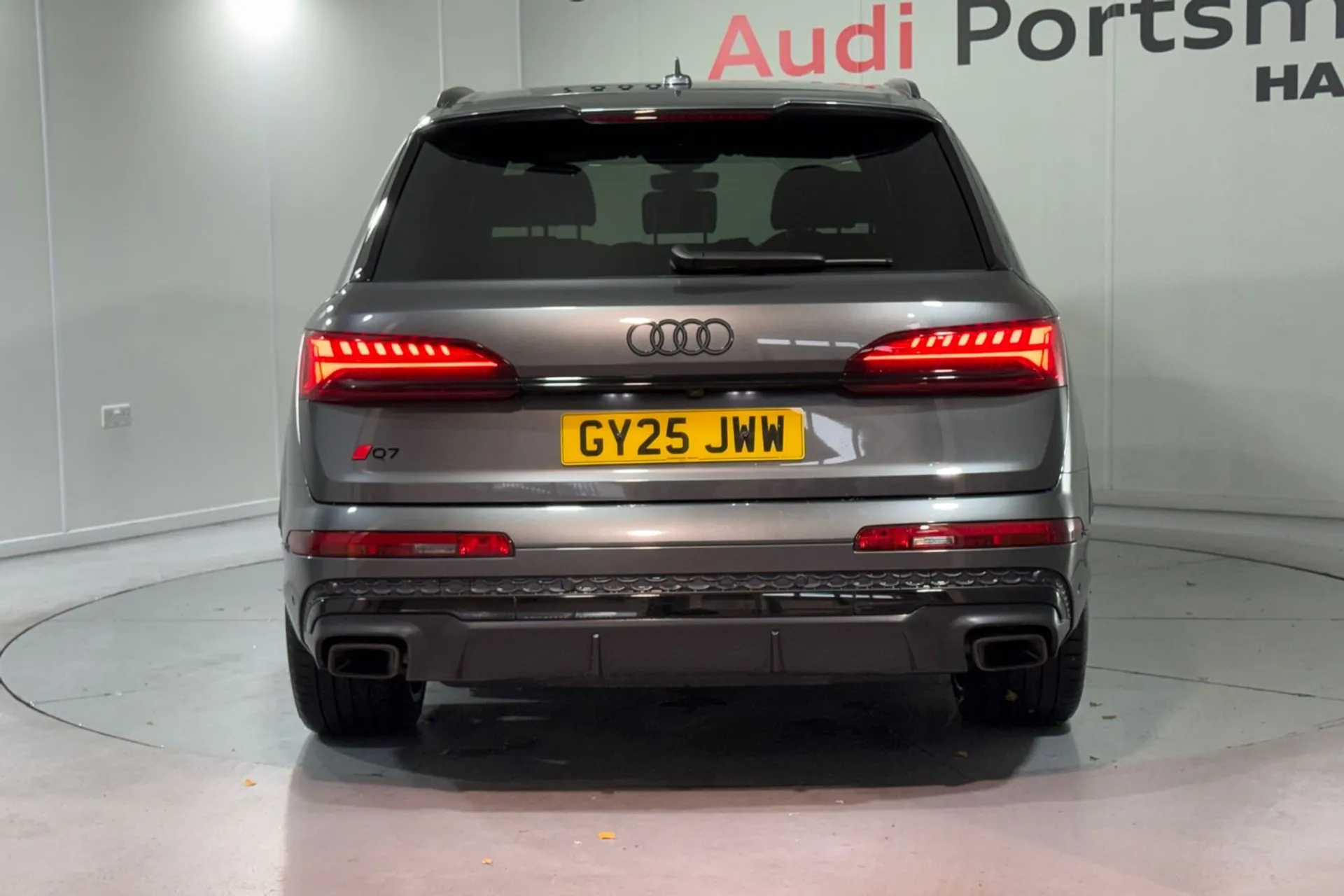 Audi Q7 thumbnail image number 9