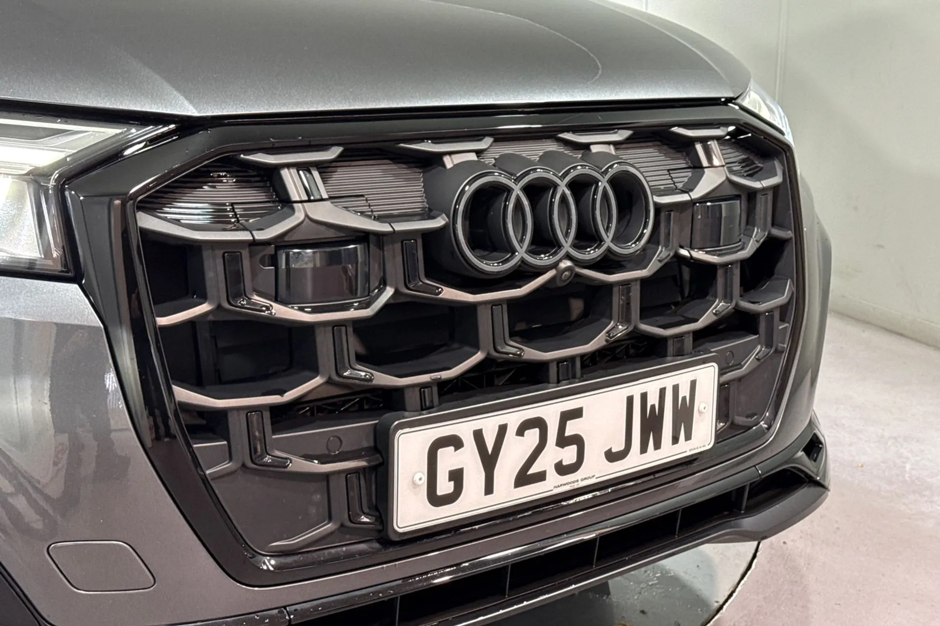 Audi Q7 thumbnail image number 12