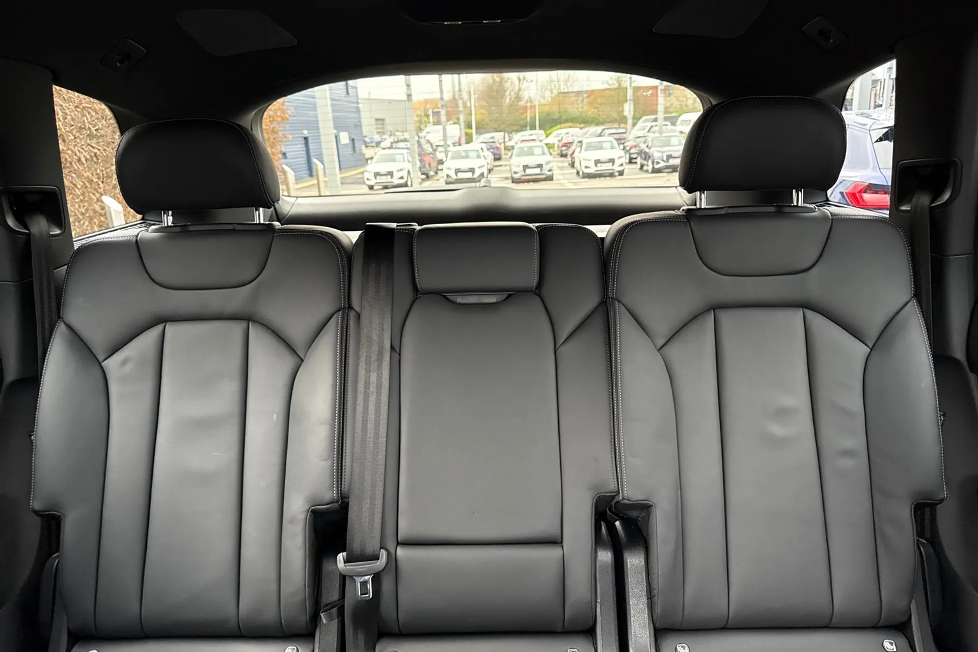 Audi Q7 thumbnail image number 44