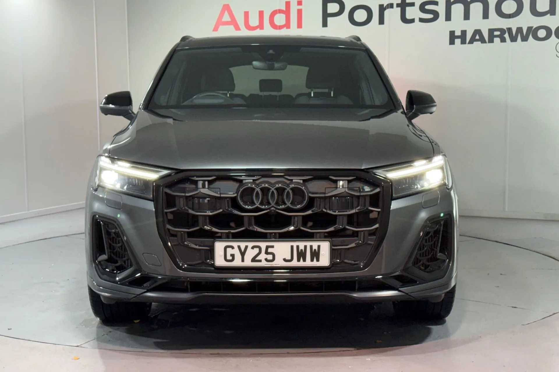 Audi Q7 thumbnail image number 7