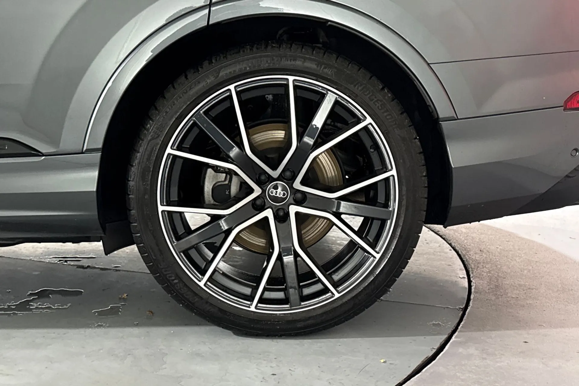 Audi Q7 thumbnail image number 8