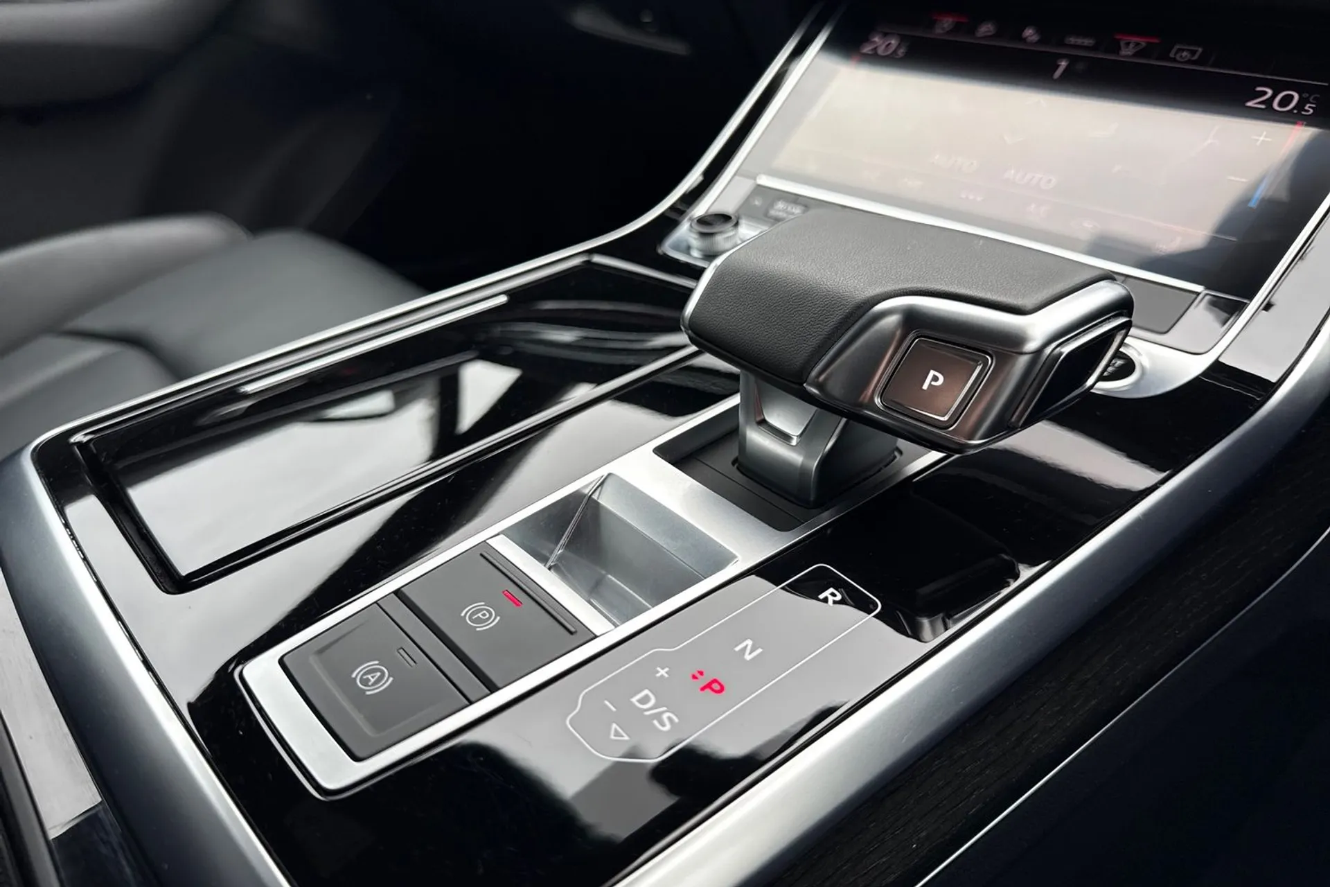 Audi Q7 thumbnail image number 18