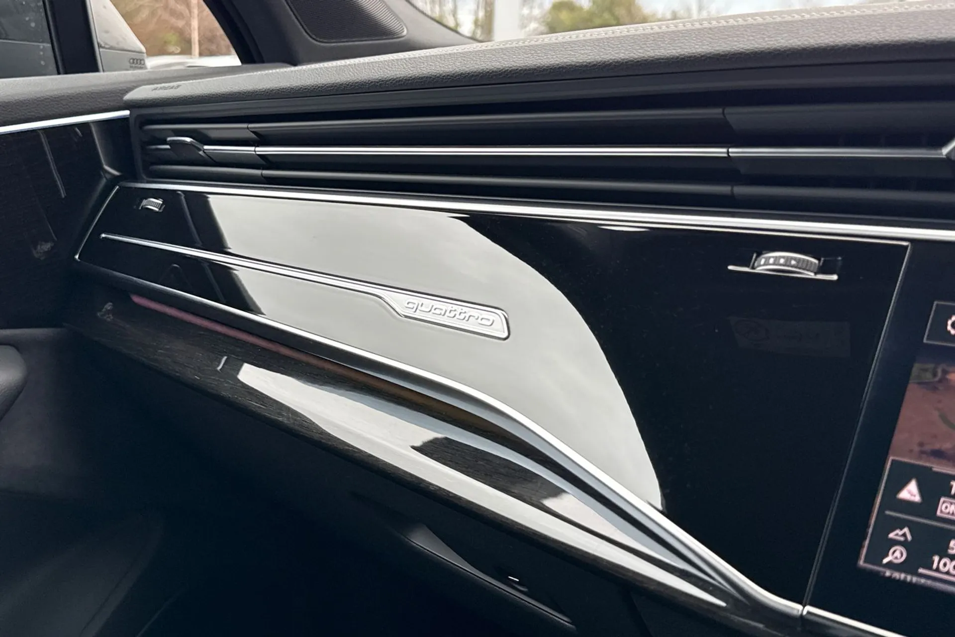 Audi Q7 thumbnail image number 33