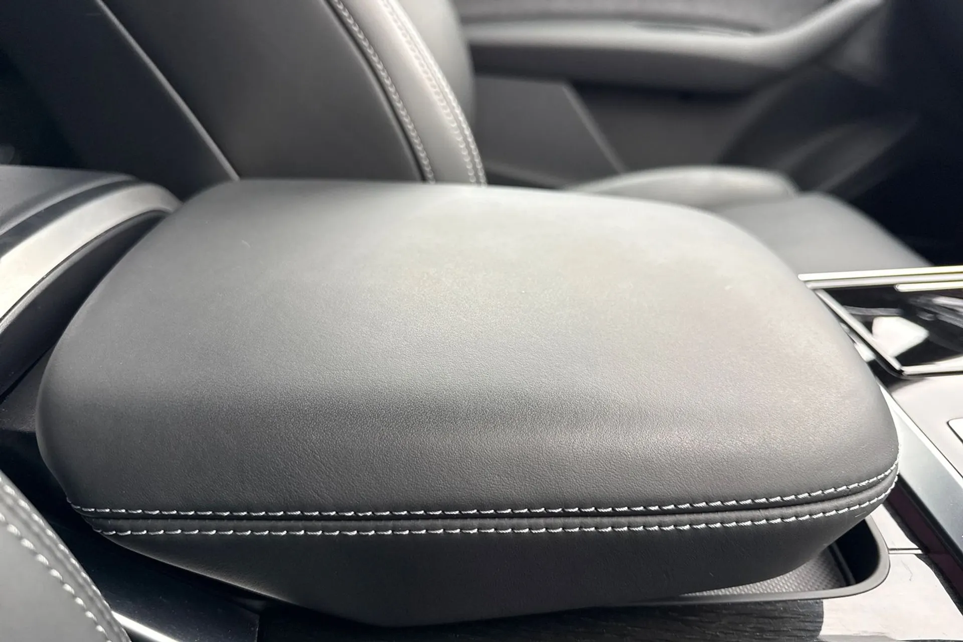 Audi Q7 thumbnail image number 52