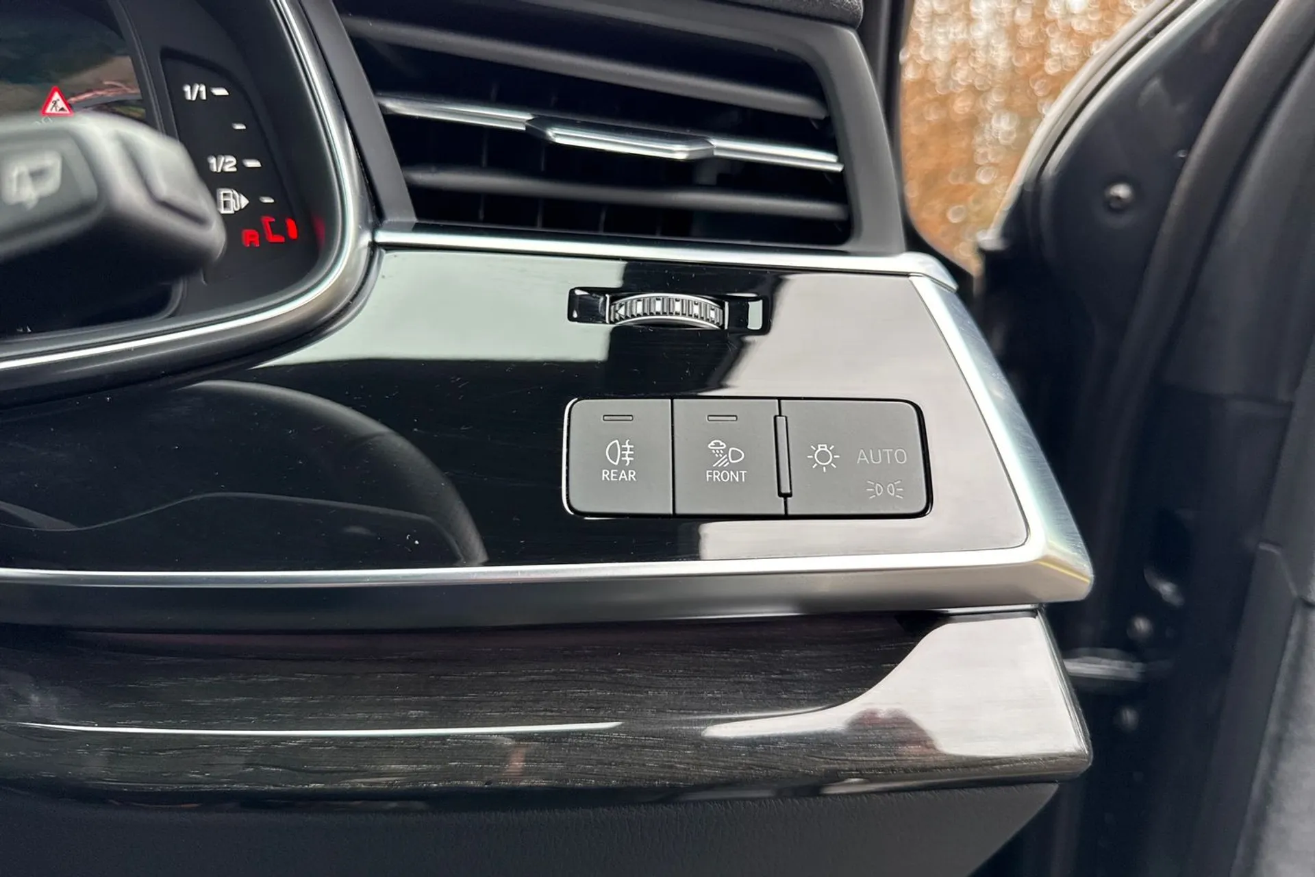 Audi Q7 thumbnail image number 45