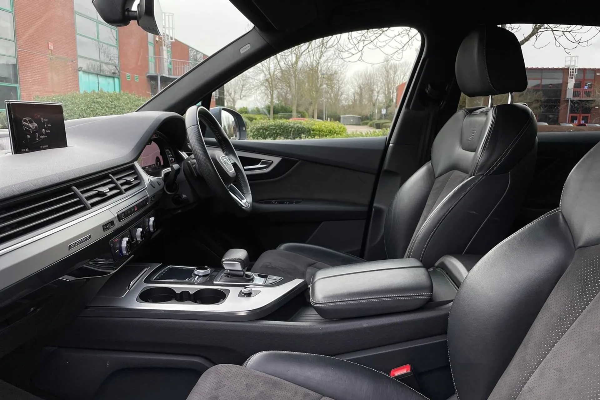 Audi Q7 thumbnail image number 27
