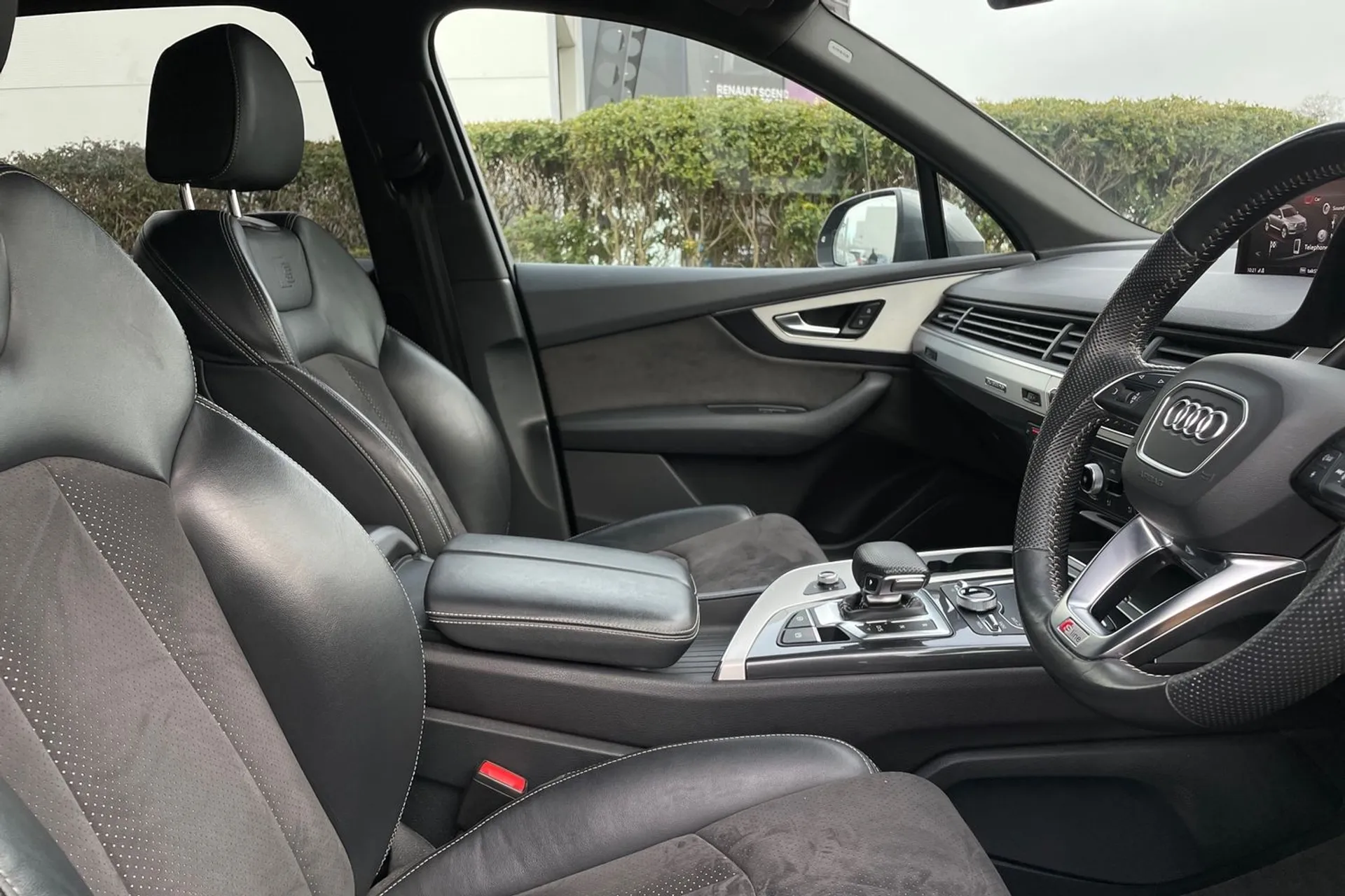 Audi Q7 thumbnail image number 24