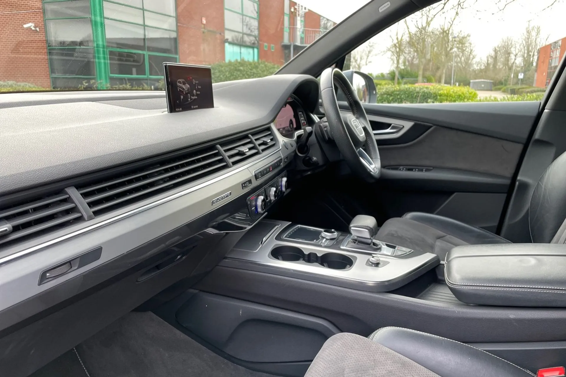 Audi Q7 thumbnail image number 26