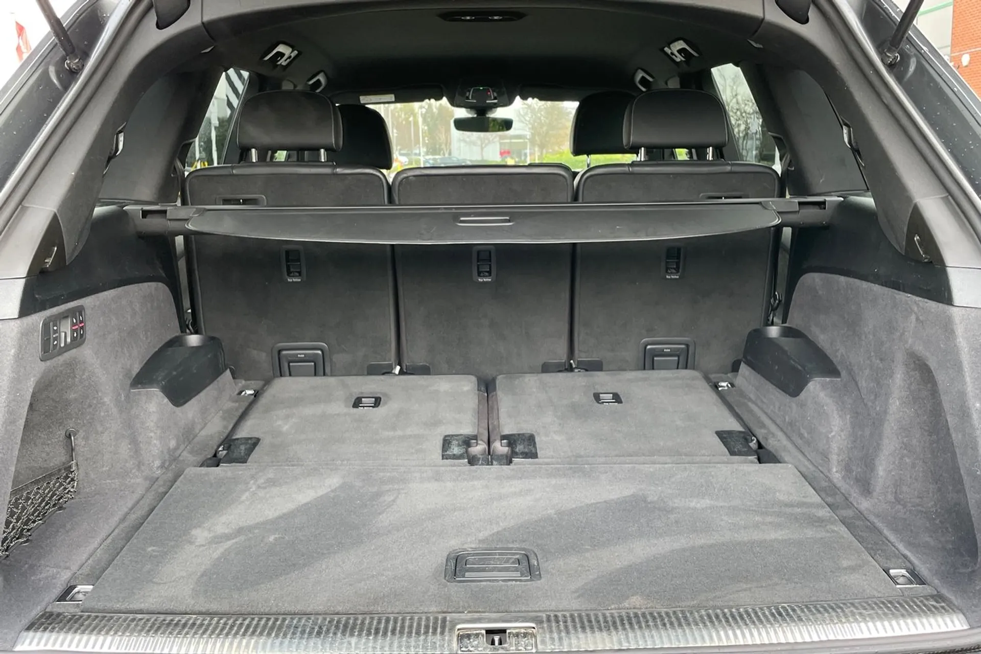 Audi Q7 thumbnail image number 18