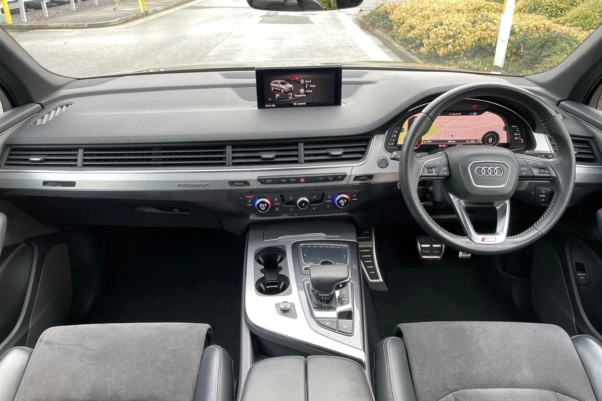 Audi Q7 thumbnail image number 3