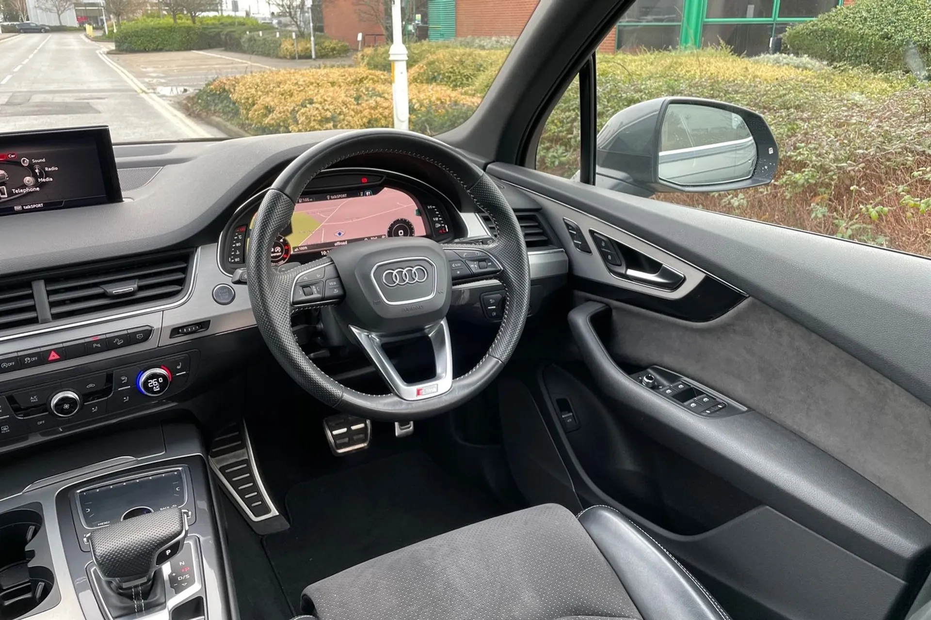 Audi Q7 thumbnail image number 32