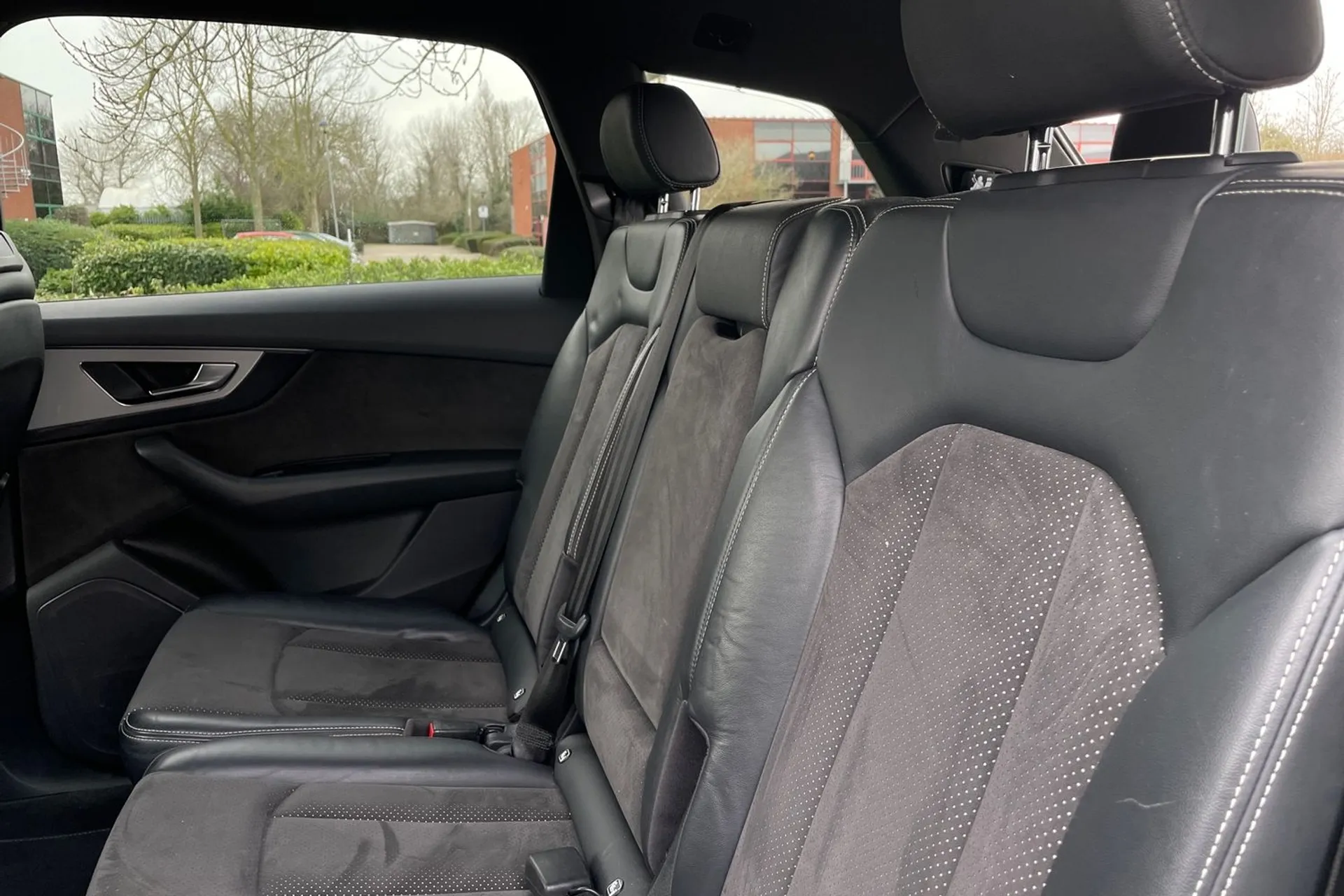 Audi Q7 thumbnail image number 29