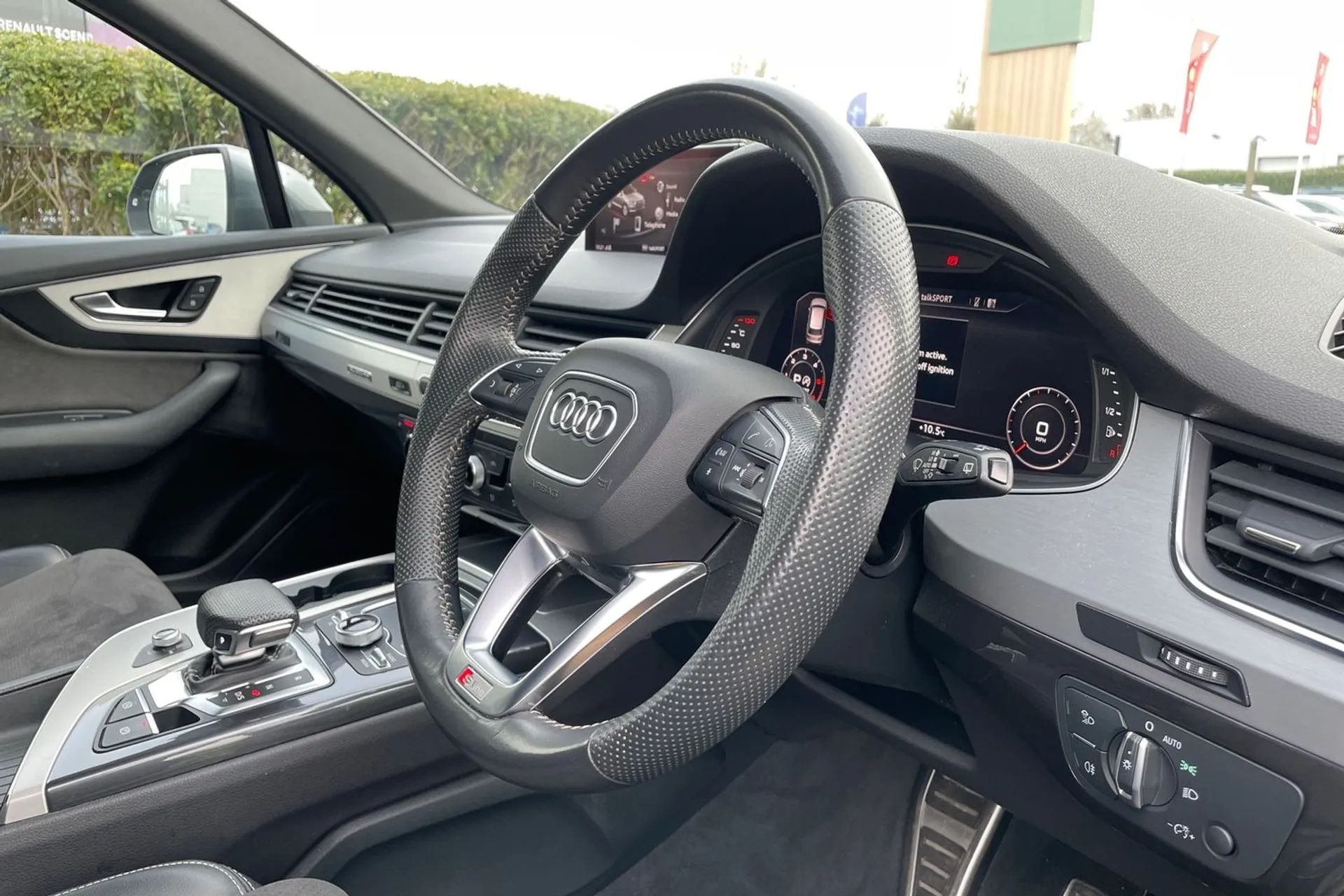 Audi Q7 thumbnail image number 25