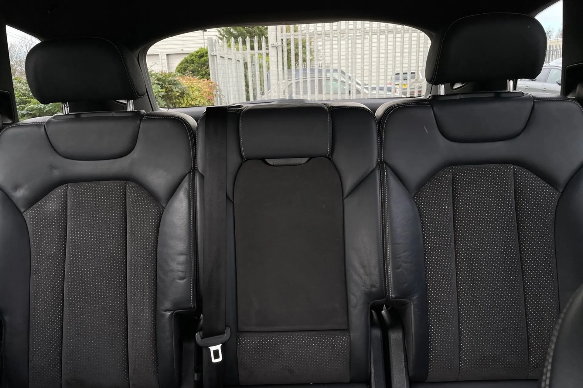 Audi Q7 thumbnail image number 30
