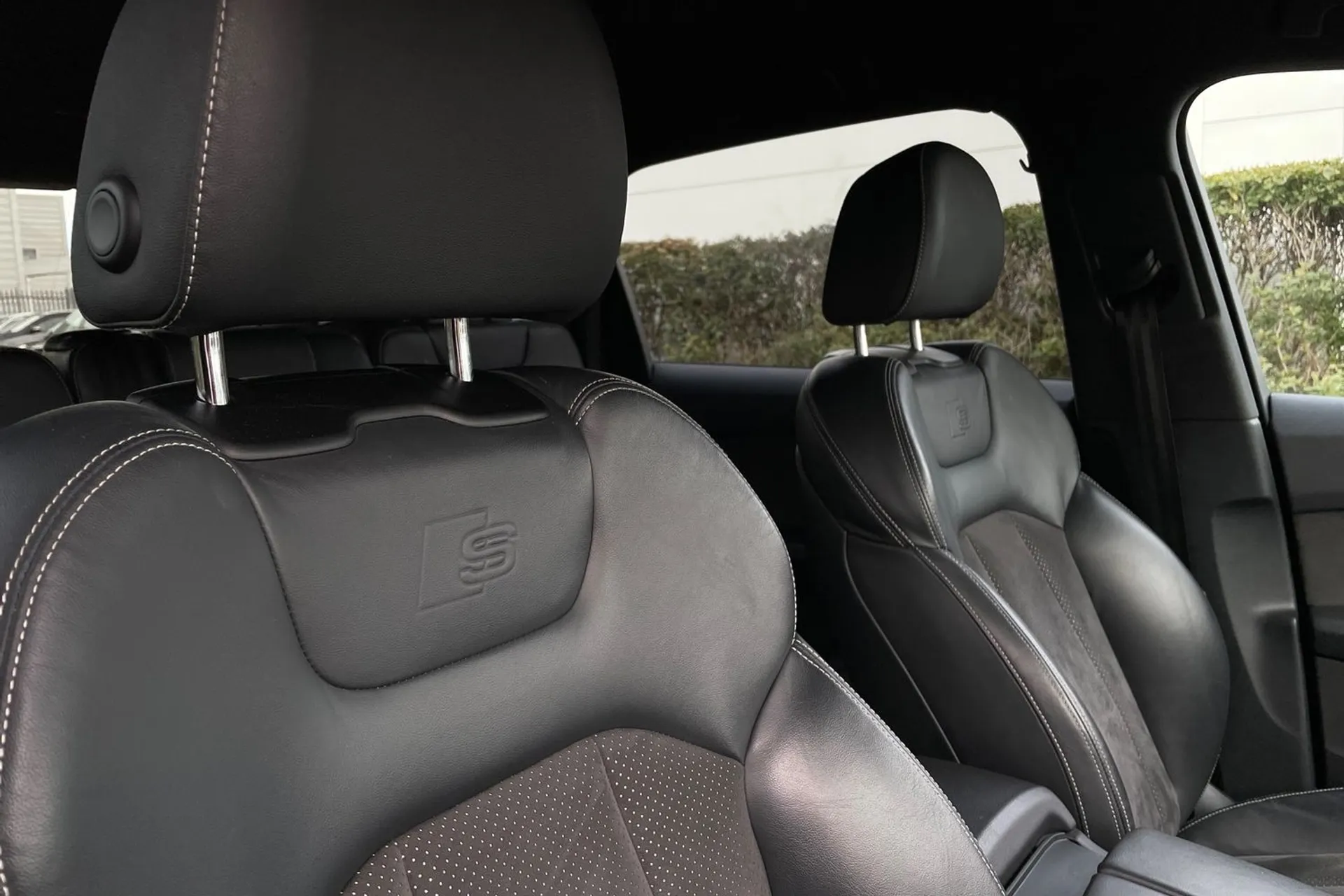 Audi Q7 thumbnail image number 23