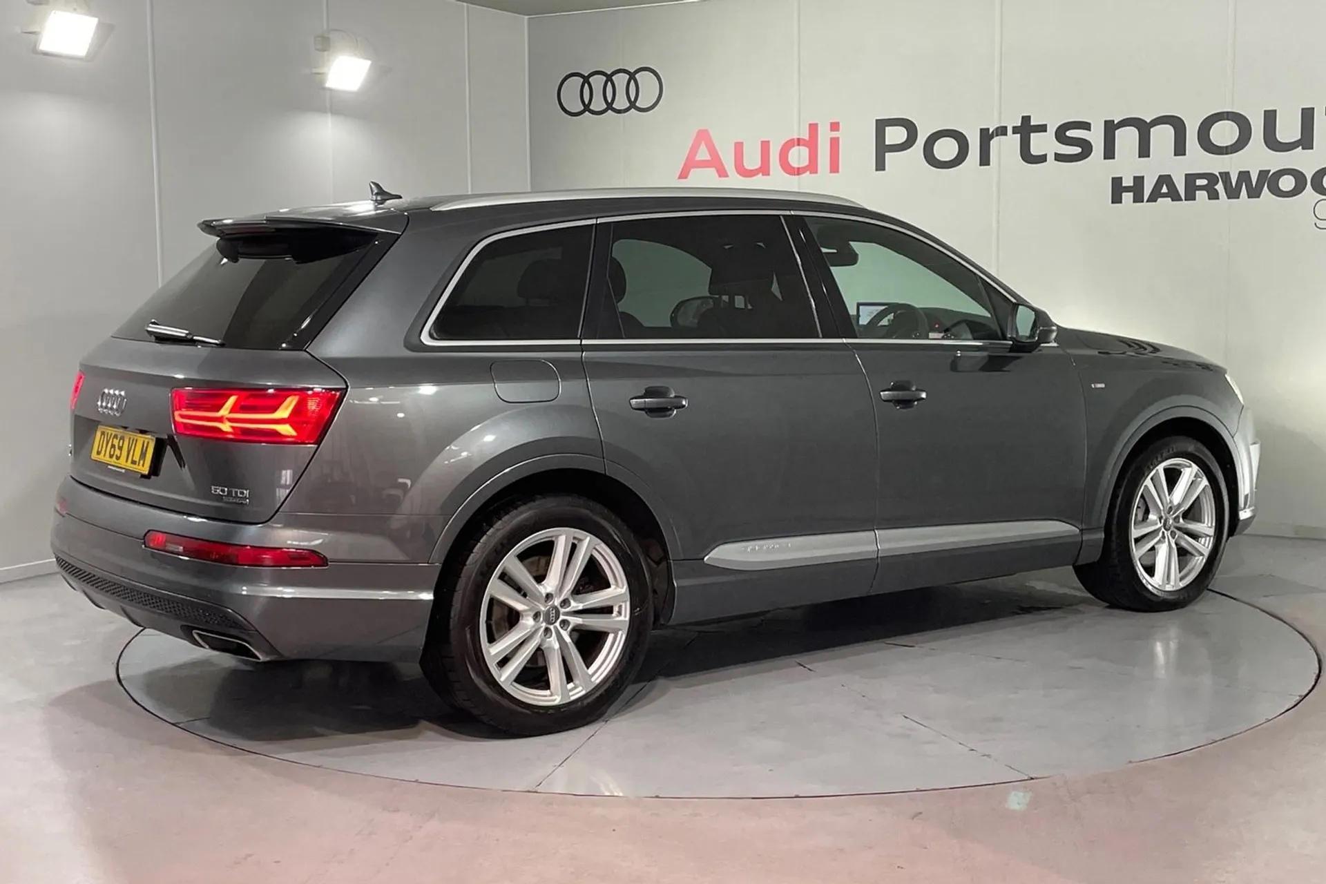 Audi Q7 thumbnail image number 12