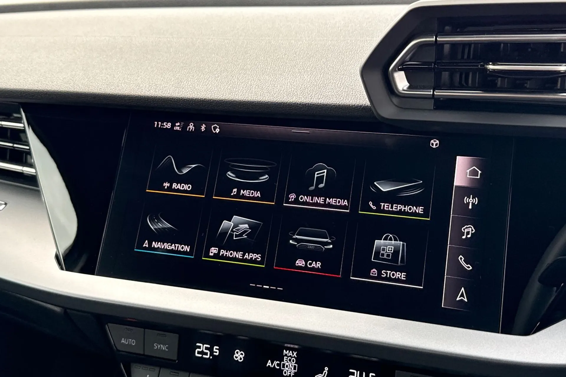 Audi A3 thumbnail image number 33