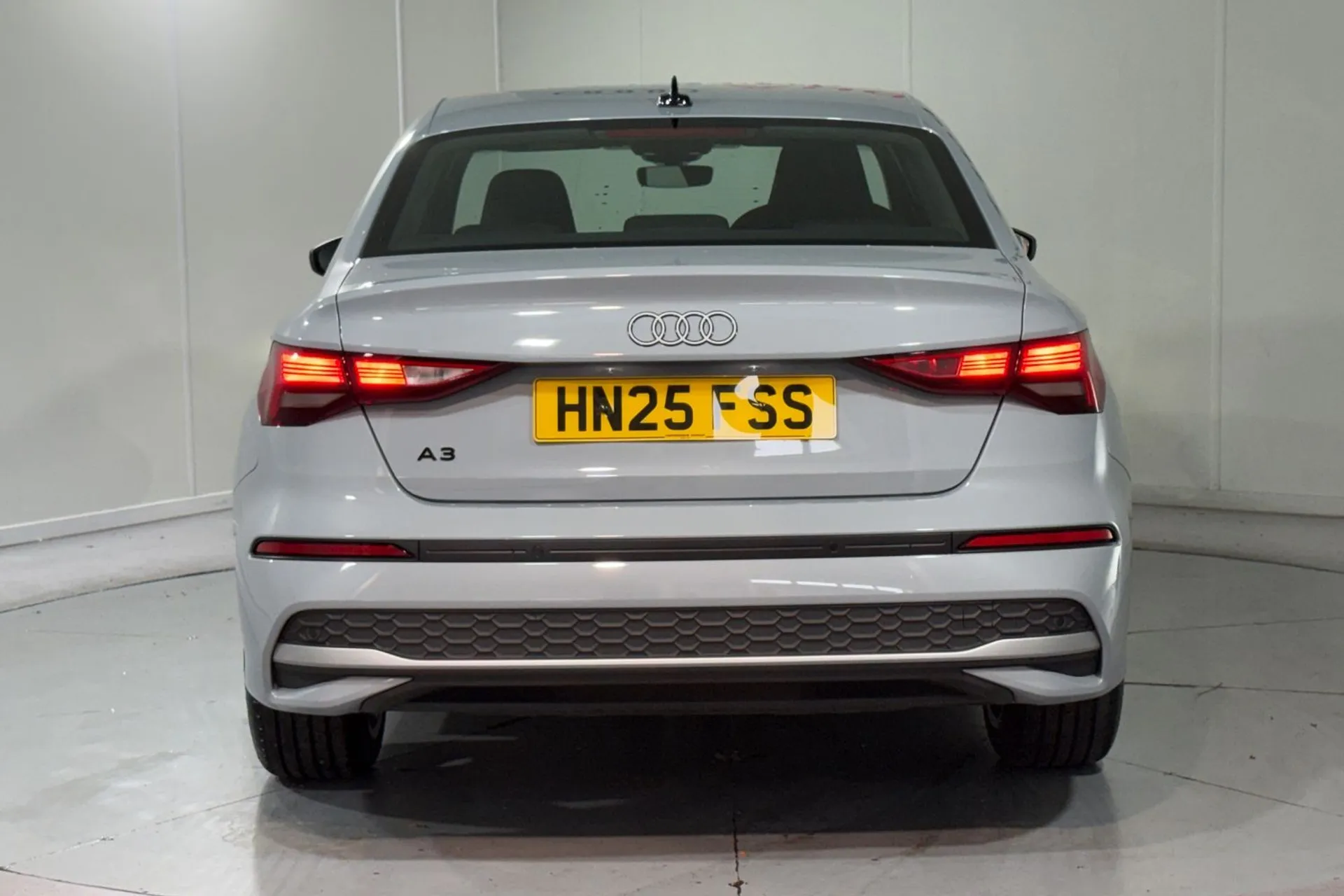 Audi A3 thumbnail image number 10