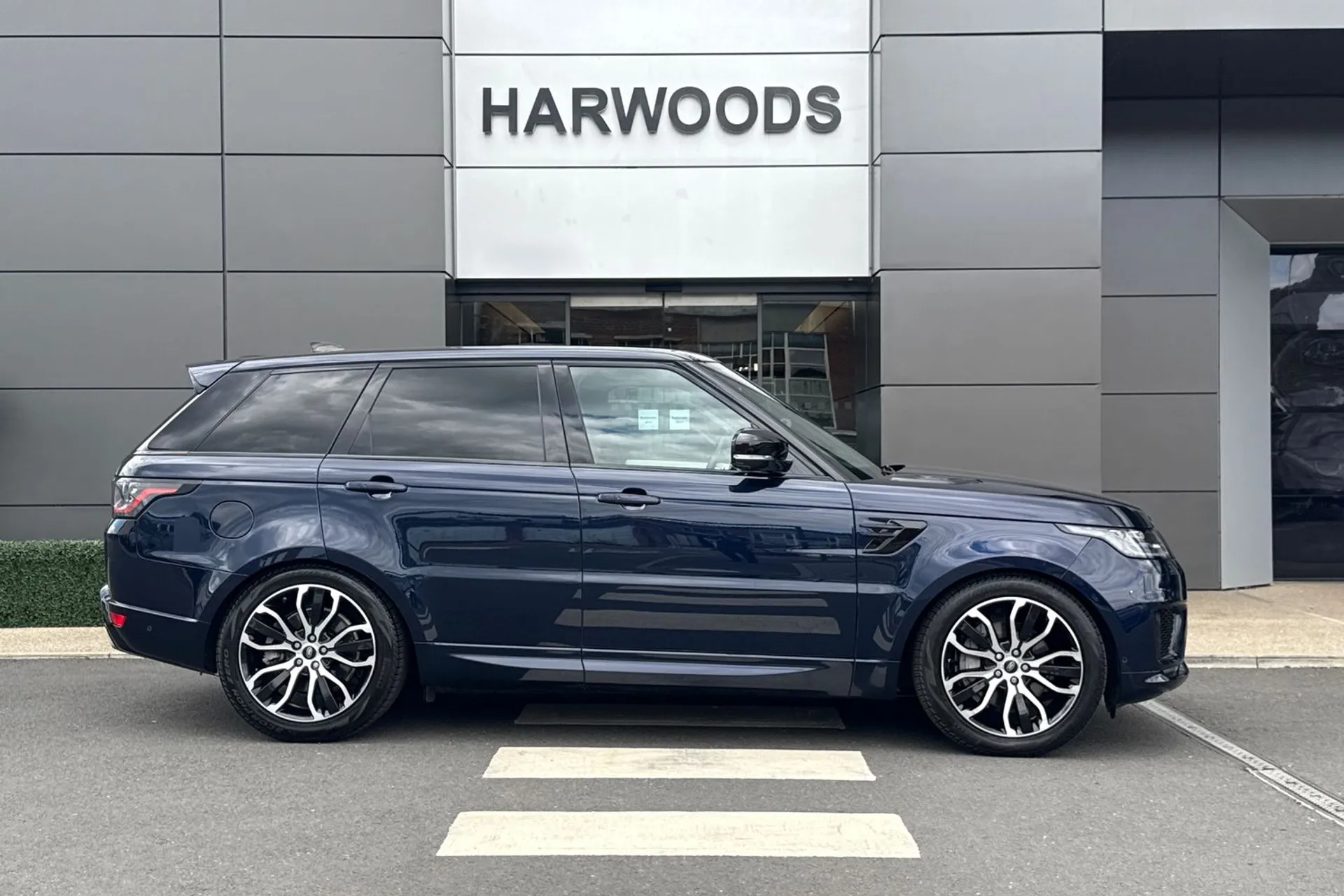 LAND ROVER RANGE ROVER SPORT thumbnail image number 2