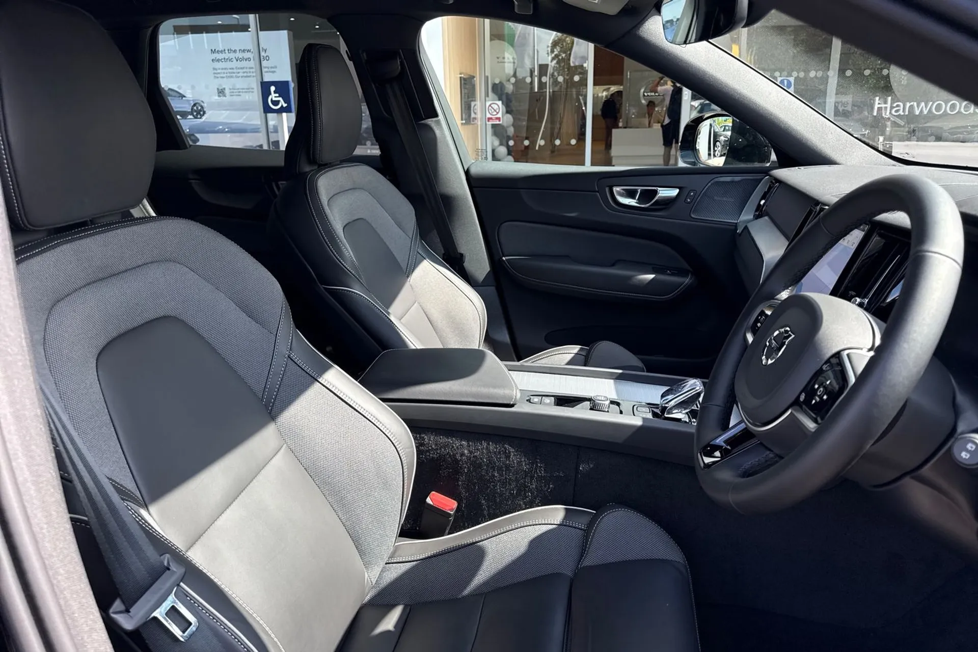 Volvo XC60 thumbnail image number 25