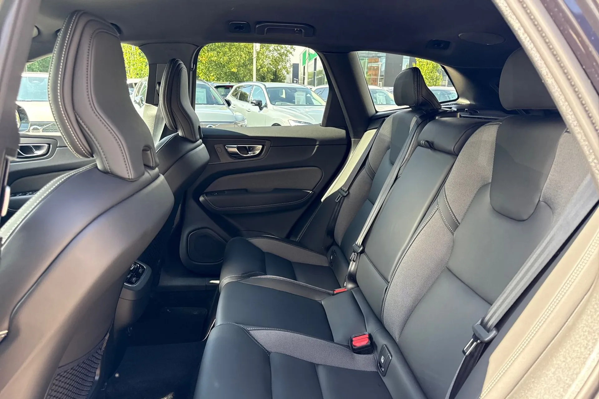 Volvo XC60 thumbnail image number 29
