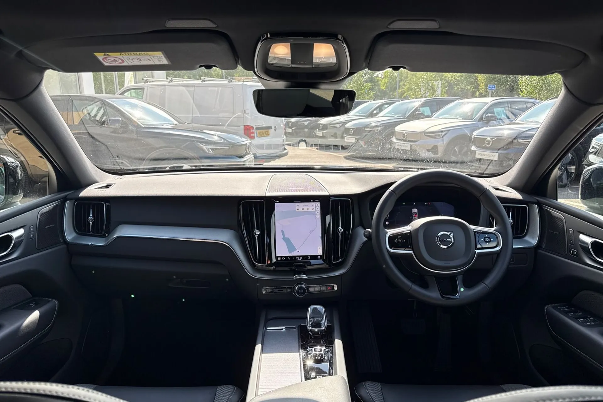 Volvo XC60 thumbnail image number 3