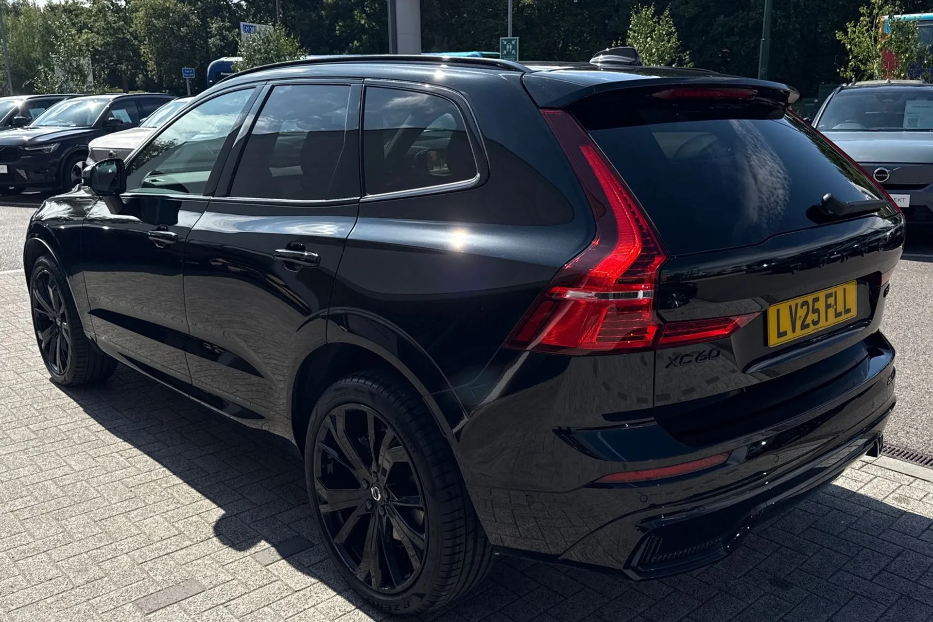 Volvo XC60 thumbnail image number 9