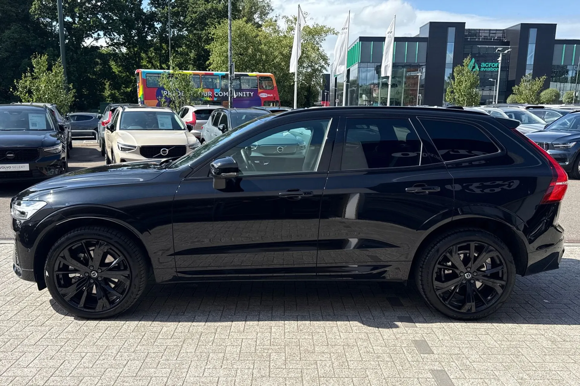 Volvo XC60 thumbnail image number 10