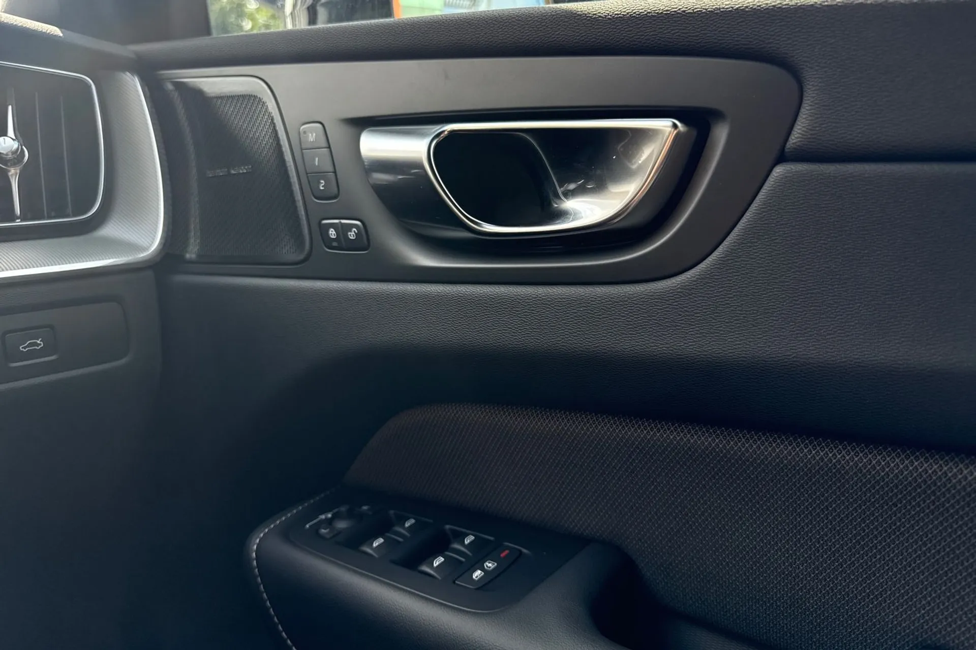 Volvo XC60 thumbnail image number 41