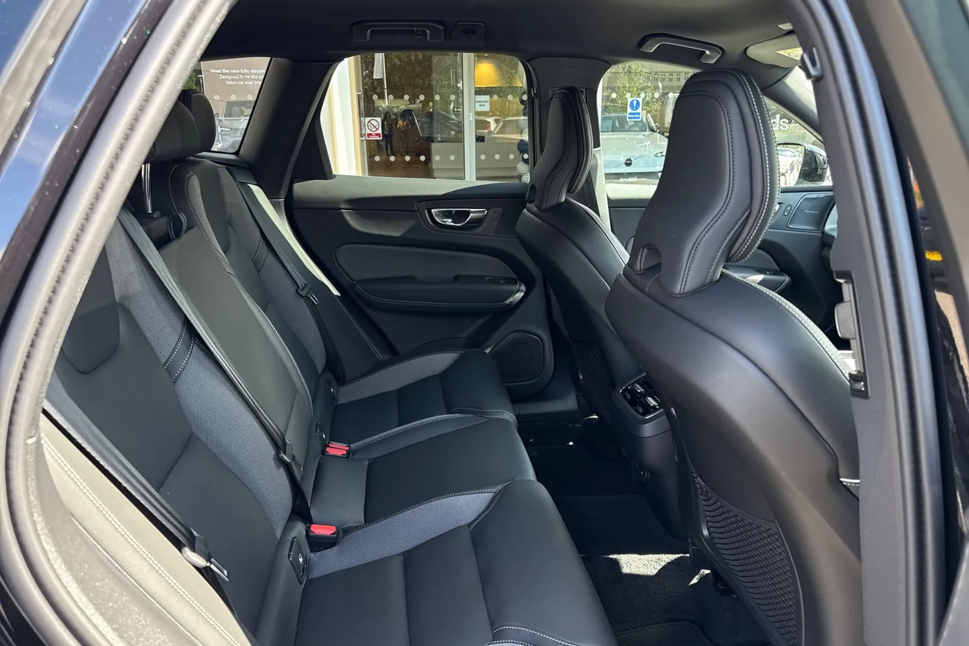 Volvo XC60 thumbnail image number 22