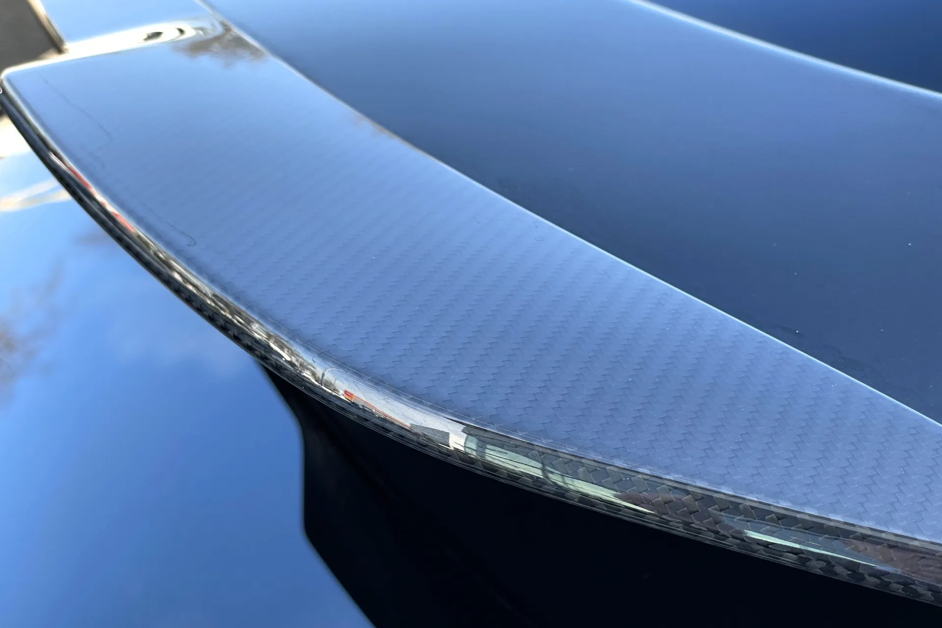 Aston Martin DBX thumbnail image number 21