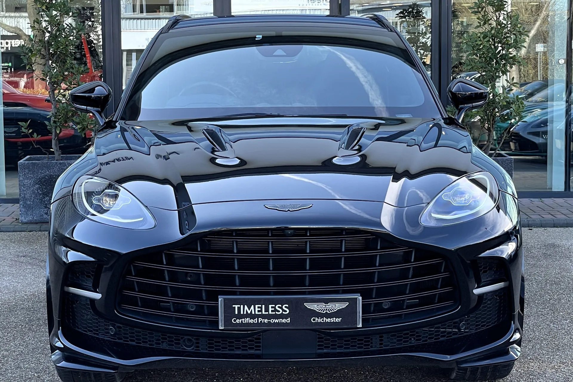 Aston Martin DBX thumbnail image number 60