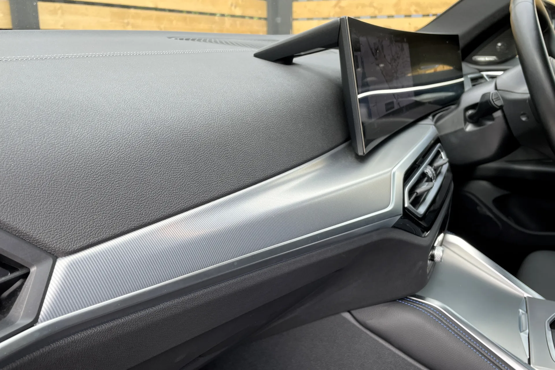 BMW I4 thumbnail image number 35