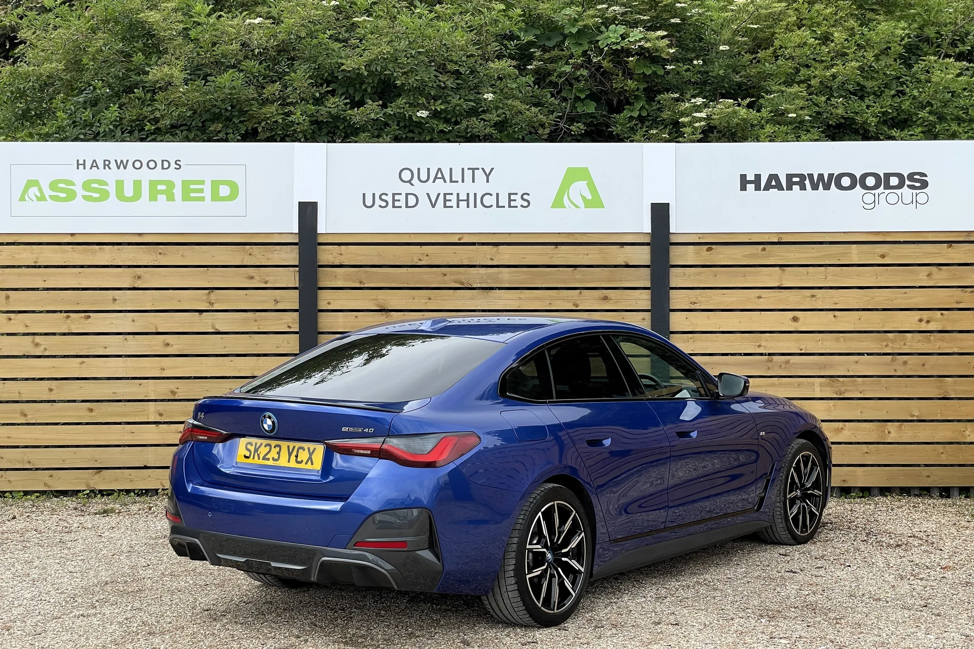 BMW I4 thumbnail image number 16