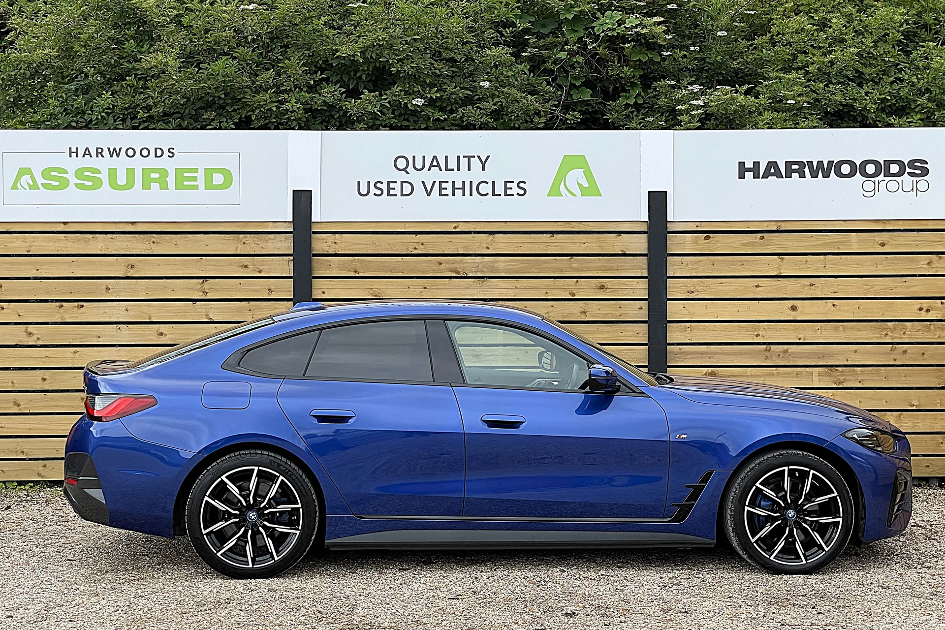 BMW I4 thumbnail image number 2