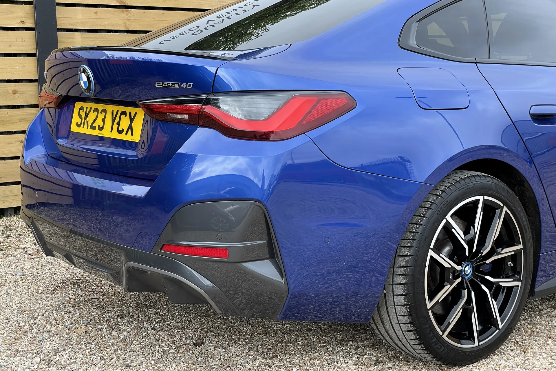 BMW I4 thumbnail image number 13